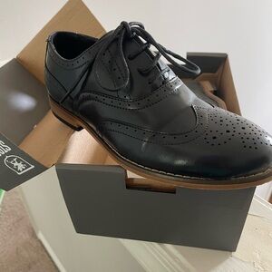 Like new boy’s dress shoes